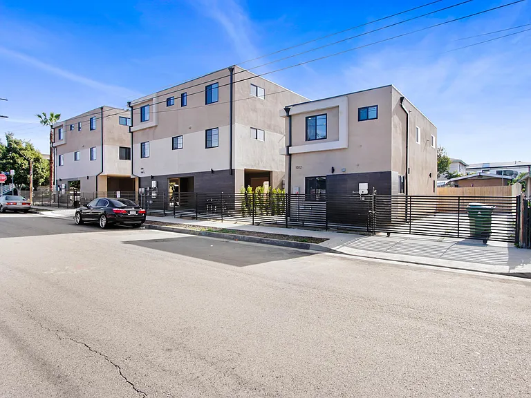 3502 1/2 E 7th St — Photo 2