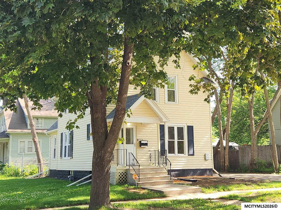1st image of 326 1st St NW