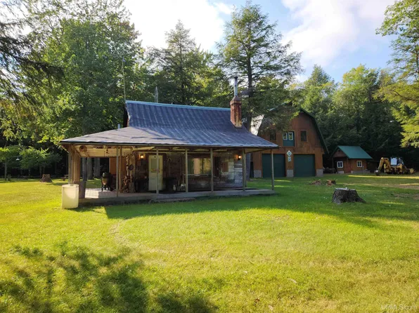 651 Holy Oke Trl, Marquette, MI 49855