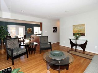 10140 Spring Lake Ter, Fairfax, VA 22030