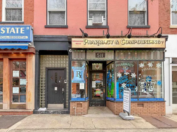 511 Washington Street image 1 of 19