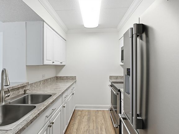 5th image of 222 14th Ave N APT 109