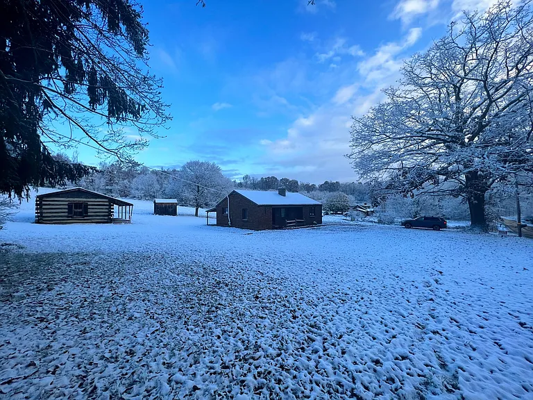 160 Pleasant Valley Rd — Photo 14