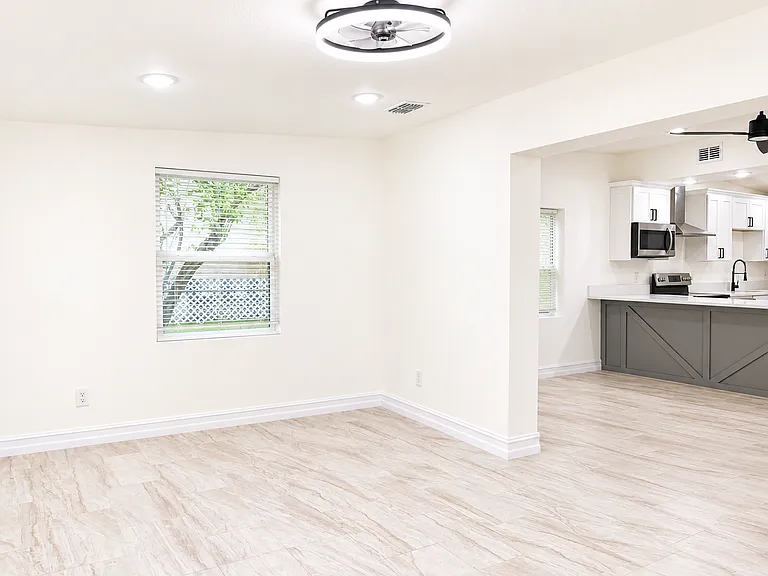 312 Hope Cir — Photo 8