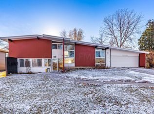 2714 Rivershore Dr S, Moorhead, MN 56560