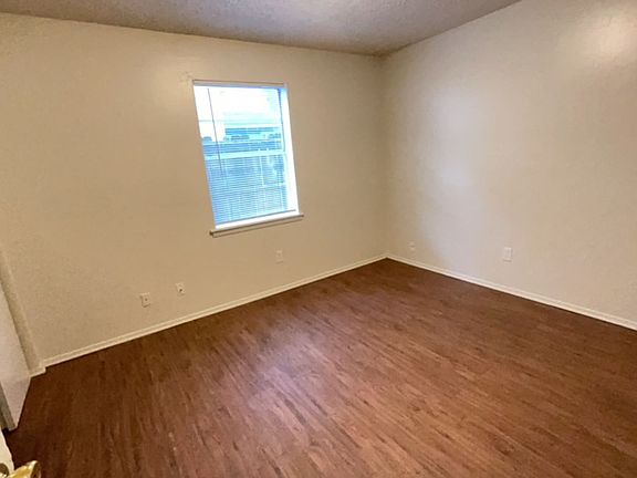 4th image of 3501 Denson Dr #A