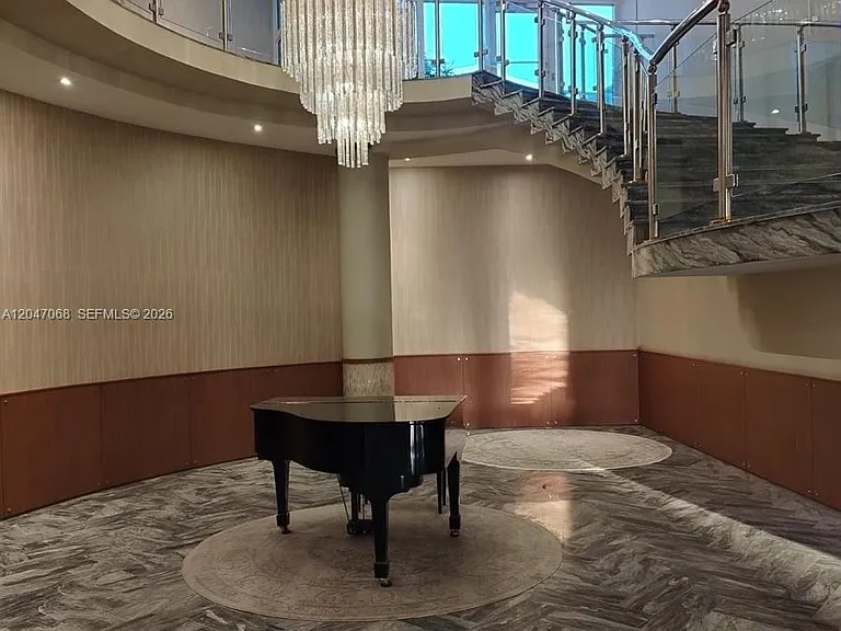 5401 Collins Ave #1110 — Photo 24