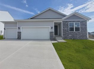 2843 Brook View Dr, Des Moines, IA 50317