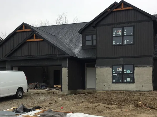 1401 Arthur Heights Dr, Fort Wayne, IN 46818