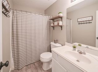 6816 Arbor Hollow Ln, Dickinson, TX 77539