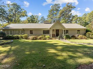 140 Riding Ln, Southern Pines, NC 28387