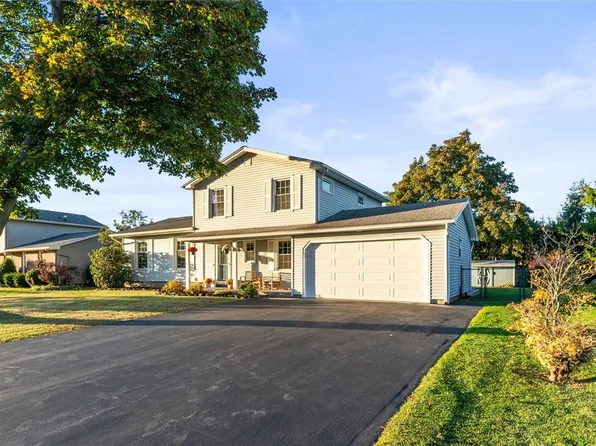 225 Carmas Dr, Rochester, NY 14626