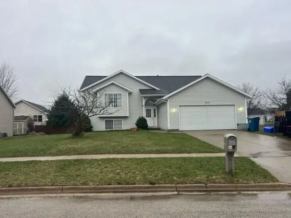 813 N Valley Ave, Fremont, MI 49412