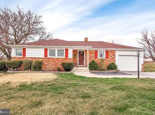 2439 Eastwood Dr, York, PA 17402