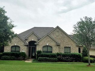 808 Enchanted Oaks Dr, Angleton, TX 77515