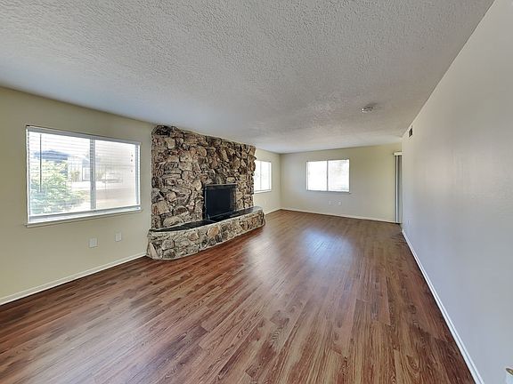 5th image of 13465 Aldergrove St