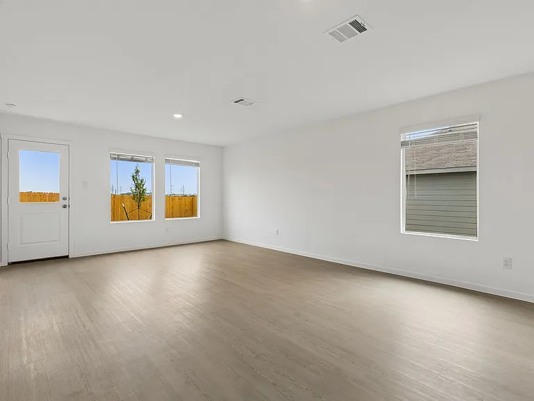 3108 Lynmar Ln — Photo 11
