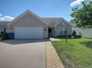 607 Bardeen Ln, Champaign, IL 61822