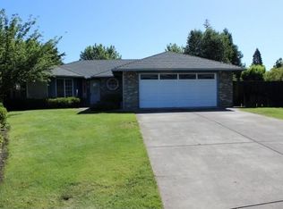 2327 Parkhill Pl, Medford, OR 97504