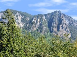 7825 N Fork Rd SE, Snoqualmie, WA 98065