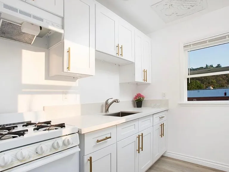 310 Pasadena Ave #9 — Photo 11
