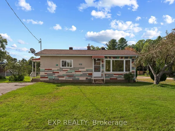 17 Casey St, Madawaska Valley, ON K0J 1B0