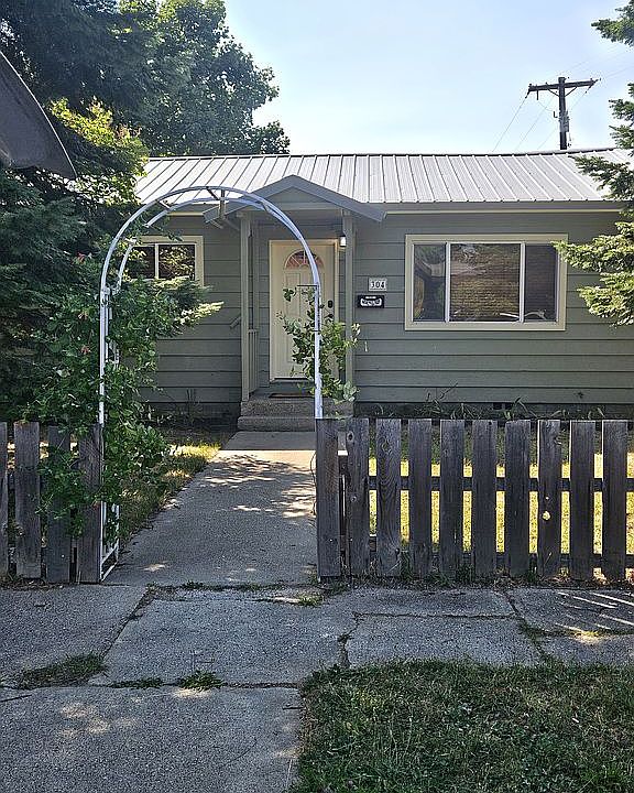 1st image of 304 S Lavina Ave
