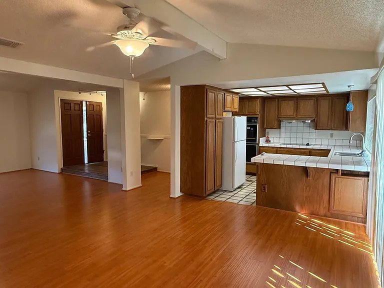 31 Fallwind Cir — Photo 6