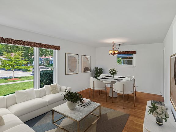 3rd image of 1419 W Saint James Pl