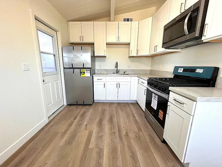 803 N Citrus Ave — Photo 10