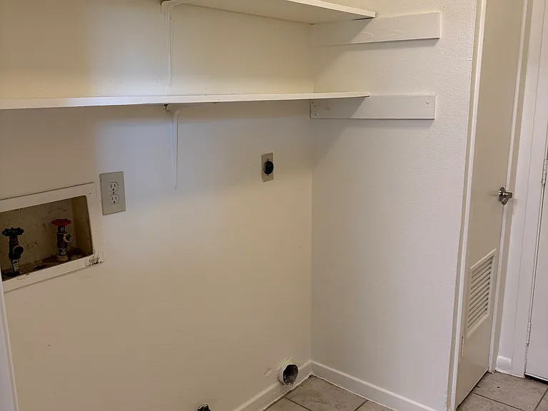 Laundry room with hook ups