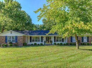 12342 Borcherding Ln, Saint Louis, MO 63131