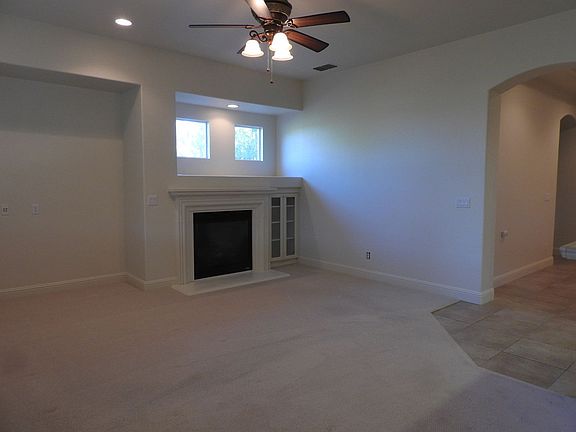 5th image of 649 Hildebrand Cir