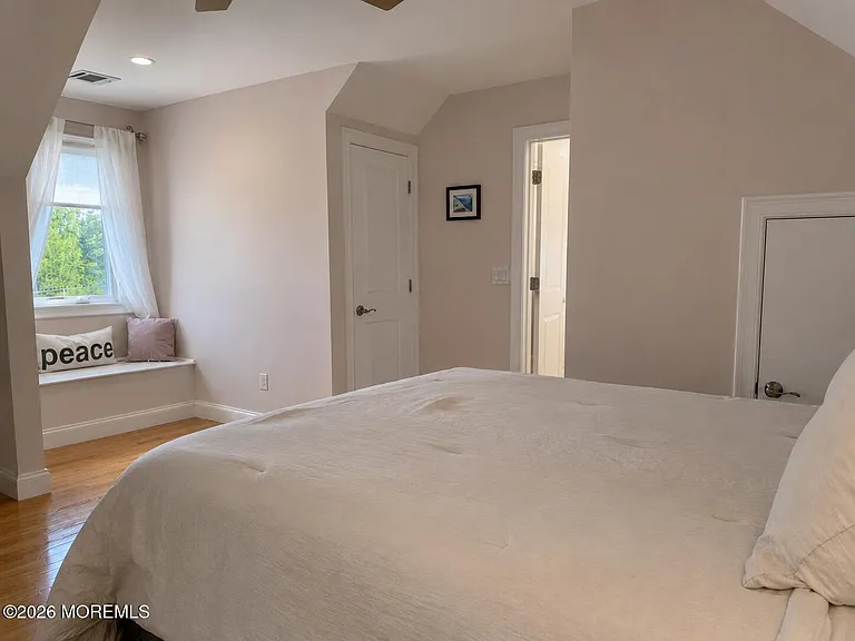 550 Whiting Ave — Photo 20