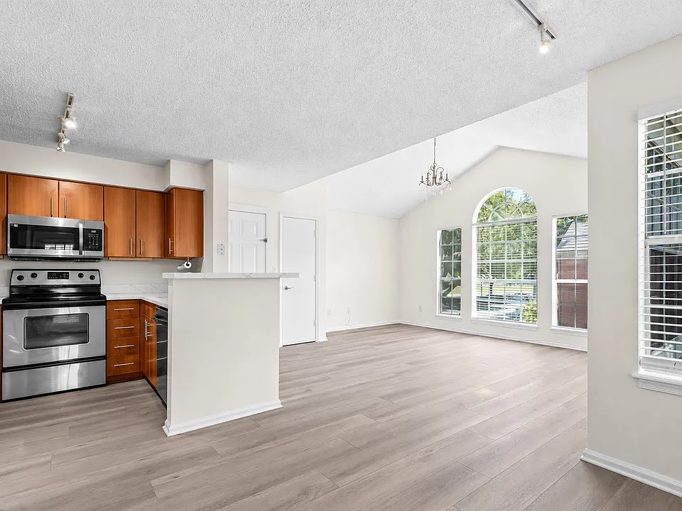 1125 Crystal Way #J
