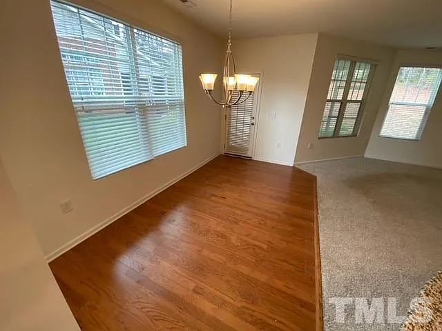 3 bed, 2.5 bath, 1650 sqft, $1,700 — Photo 4