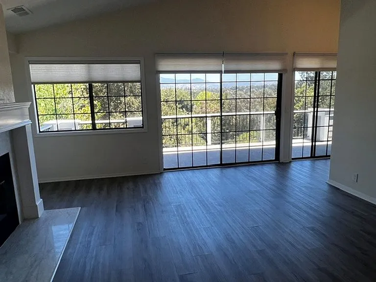736 Hillside Dr — Photo 10