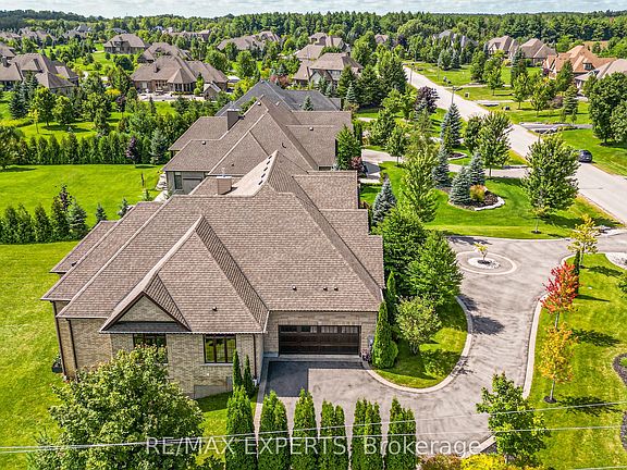 4th image of 10 Old Ruby Ln