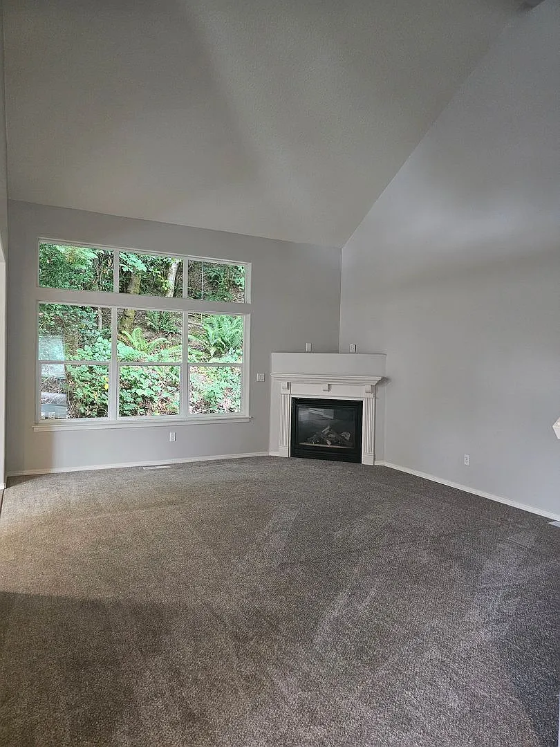 Tigard Townhouse — Photo 1