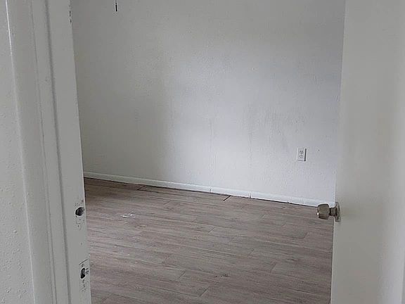 5th image of 714 W Warren St APT B