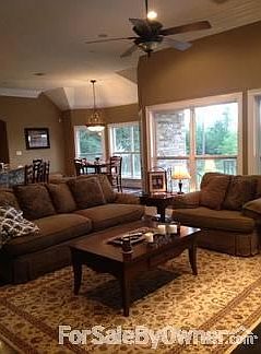 Open living room/breakfast area