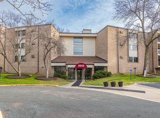 5645 Green Circle Dr APT 312, Minnetonka, MN 55343