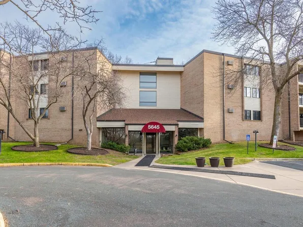 5645 Green Circle Dr APT 312, Minnetonka, MN 55343