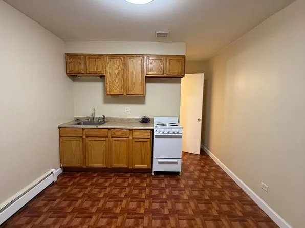404 S Lewis Ave APT 5, Waukegan, IL 60085