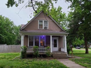 131 W McPherson St, Lindsborg, KS 67456