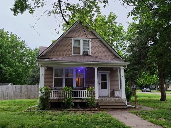 131 W McPherson St, Lindsborg, KS 67456