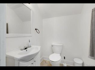 518 E Main St, Dundee, MI 48131