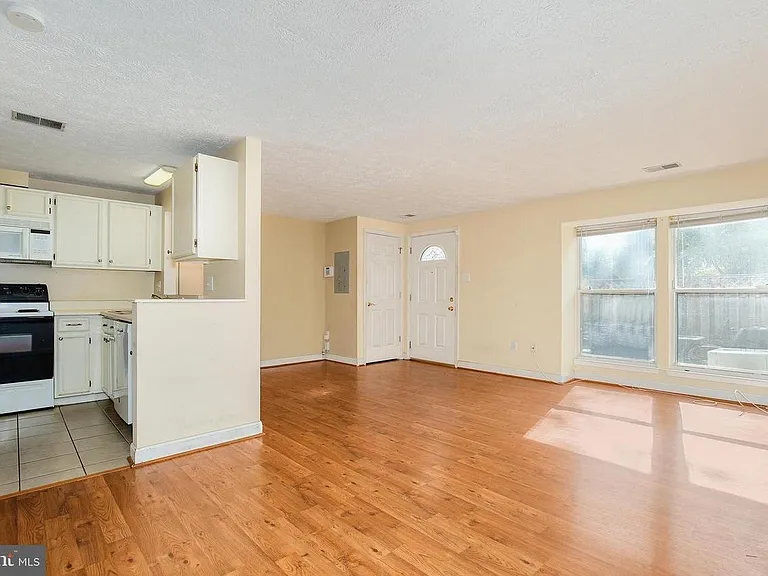14 Whitechurch Ct — Photo 3