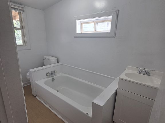 2nd image of 1727 Hicks St