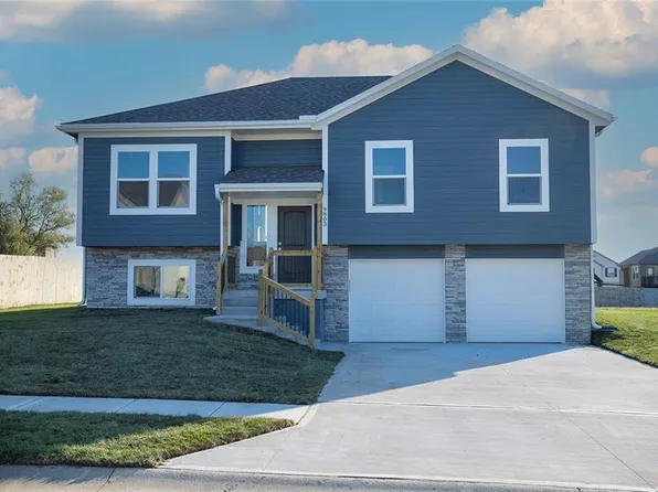 9803 E 221st St, Peculiar, MO 64078